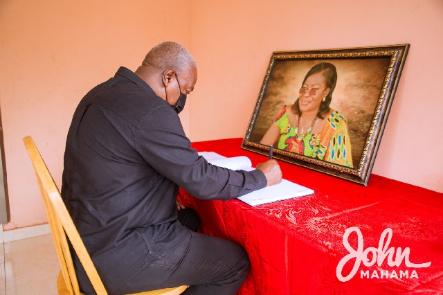 Mahama signs book of condolence for Ama Benyiwa-Doe