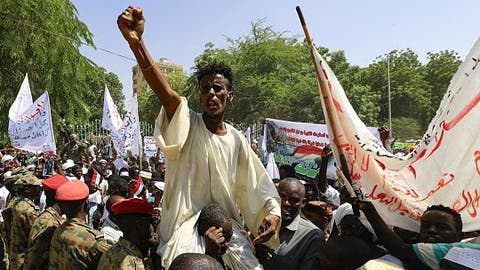 Sudan: Anti-govt protestors hits presidency, demand military rule as crisis deepens